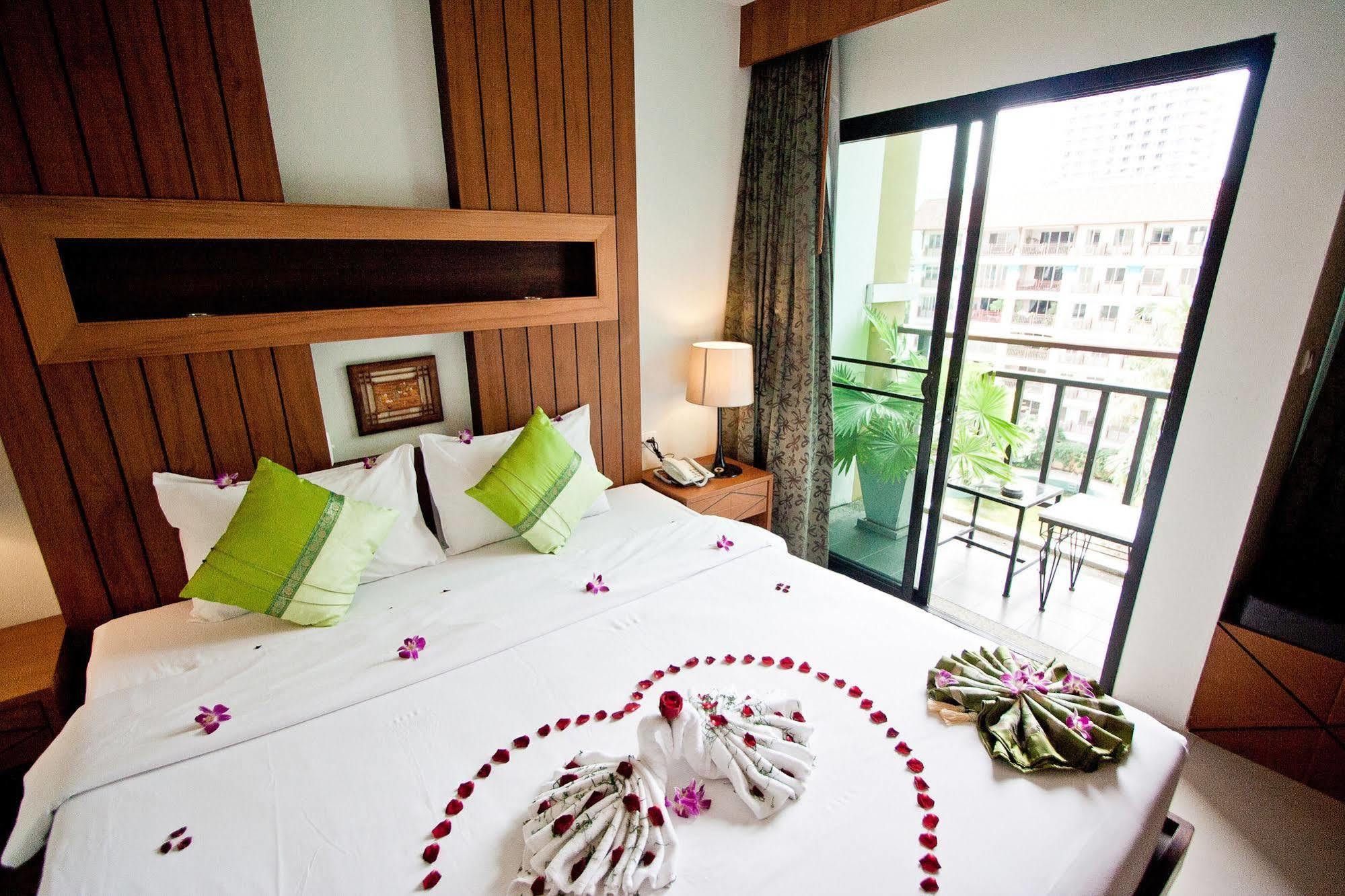 The Chambre Patong Kültér fotó